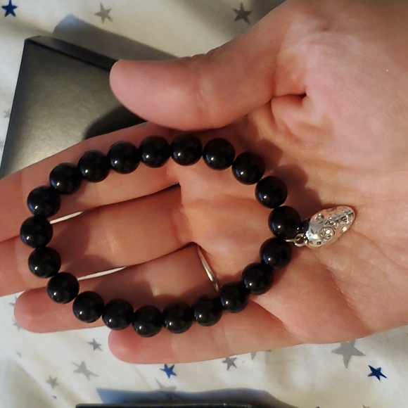 Skull black bead bracelet - Picture 3 of 5